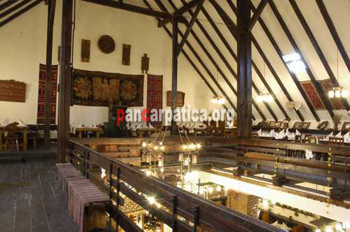 Imagine cu interiorul Hanului Ancutei unde turistii se pot bucura de o cazare buna si de servicii de calitate superioara