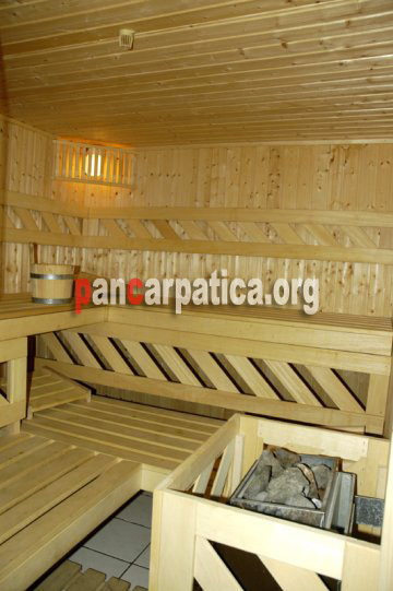 Sauna pensiunii Giani din Salcioara ofera posibilitatea turistilor de a se relaxa si de a se trata de multe boli