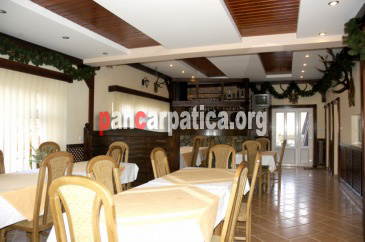 Imagine restaurant la pensiunea Madalina din Putna cu meniurri variate traditionale bucovinene