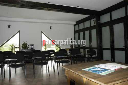 Imagine sala de conferinte moderna si eleganta in pensiunea Passiflora din Manastirea Humorului poate fi optiunea de succes pentru o intalnire de afaceri
