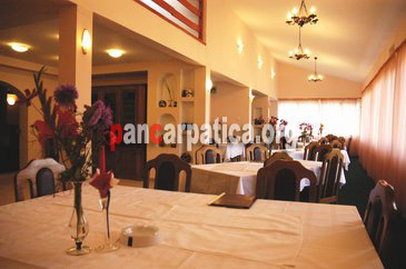 Imagine restaurant in pensiunea Voichita din Frasin cu meniuri bogate si variate cu specific bucovinean